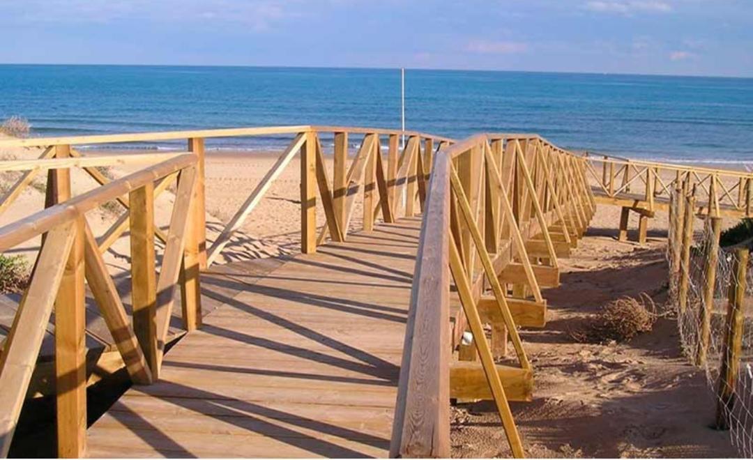 Apartamento 9 De Octubre Los Montesinos Luaran gambar